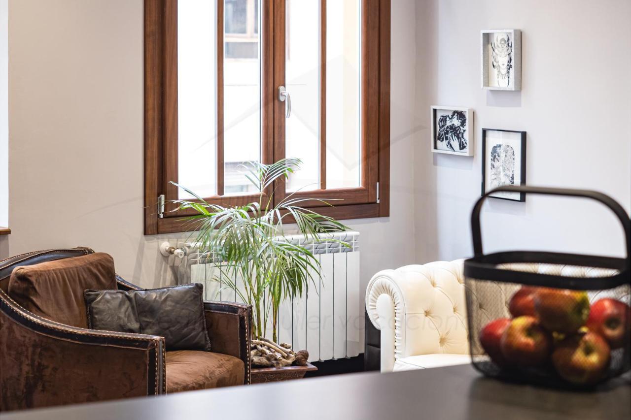 Chambre Noir Apartamento 오비에도 외부 사진